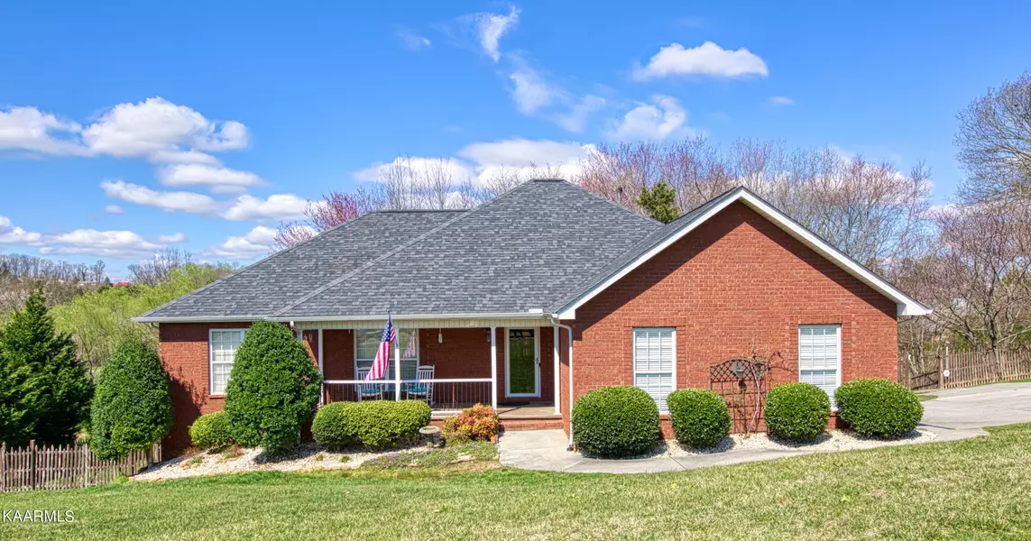 191 Portland DR, Lenoir City, TN 37771