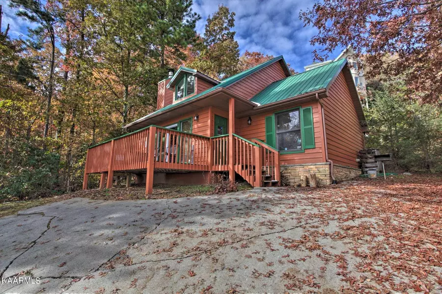 2119 Tamins DR, Gatlinburg, TN 37738