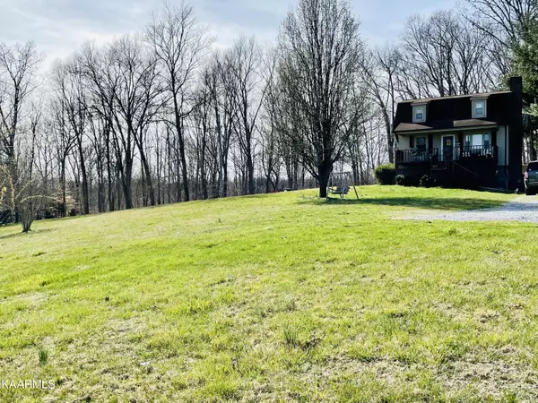 397 Whitaker LN,  Tazewell,  TN 37879