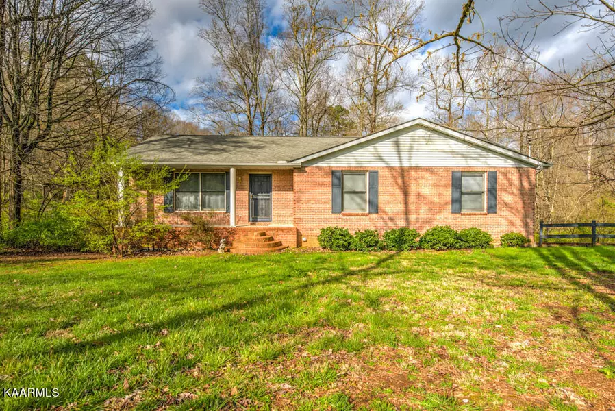 317 Carter School Rd, Strawberry Plains, TN 37871