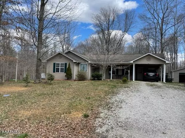 707 Jane Phillips Rd, Oneida, TN 37841