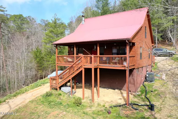 116 Mountain Retreat Rd, Townsend, TN 37882