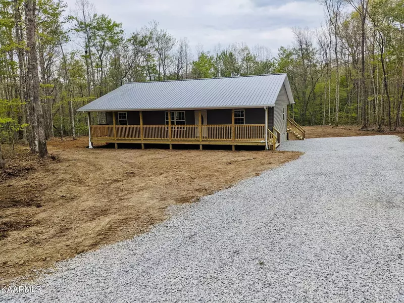 132 Barrett LN, Grimsley, TN 38565