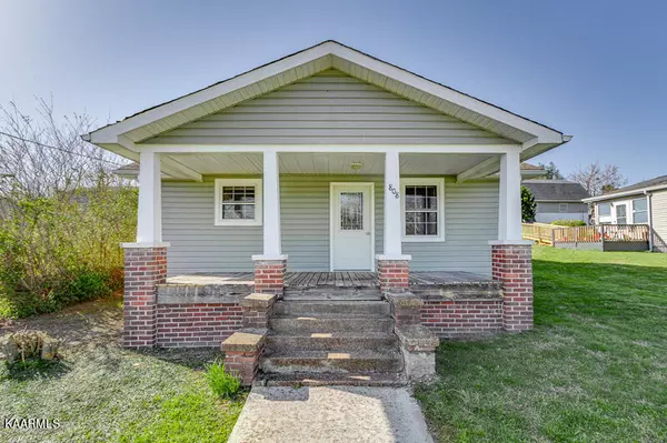 808 Fowler St, Clinton, TN 37716