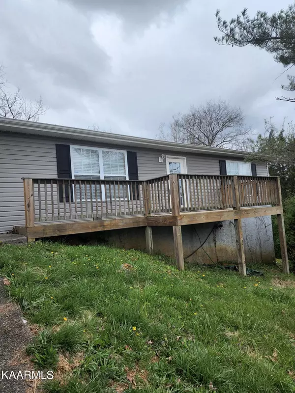 3937 Wrights Ferry Rd, Louisville, TN 37777
