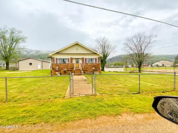 806 Jacksboro Ave, Rocky Top, TN 37769