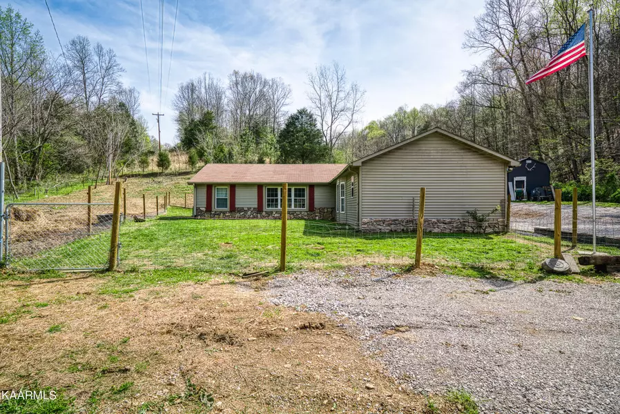 3150 Proctor Creek Rd, Celina, TN 38551