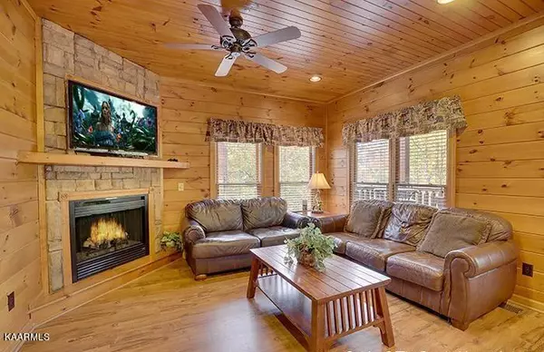 Gatlinburg, TN 37738,830 Great Smoky WAY