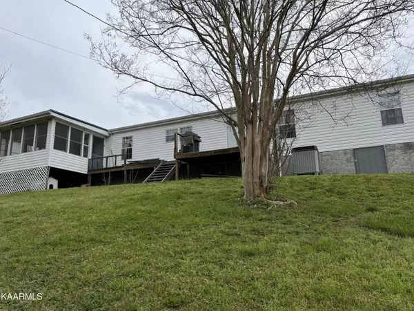 Lafollette, TN 37766,224 Cedar LN