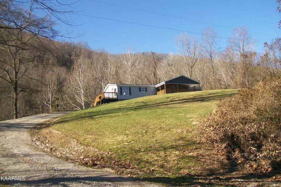 575 Walden Ridge LN, Caryville, TN 37714