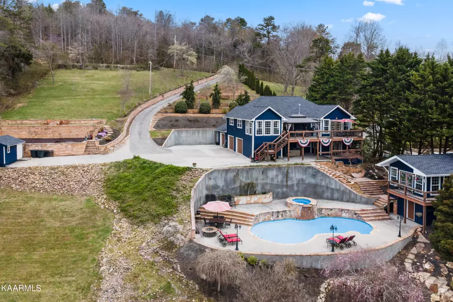 141 Settlers Rd, Harriman, TN 37748