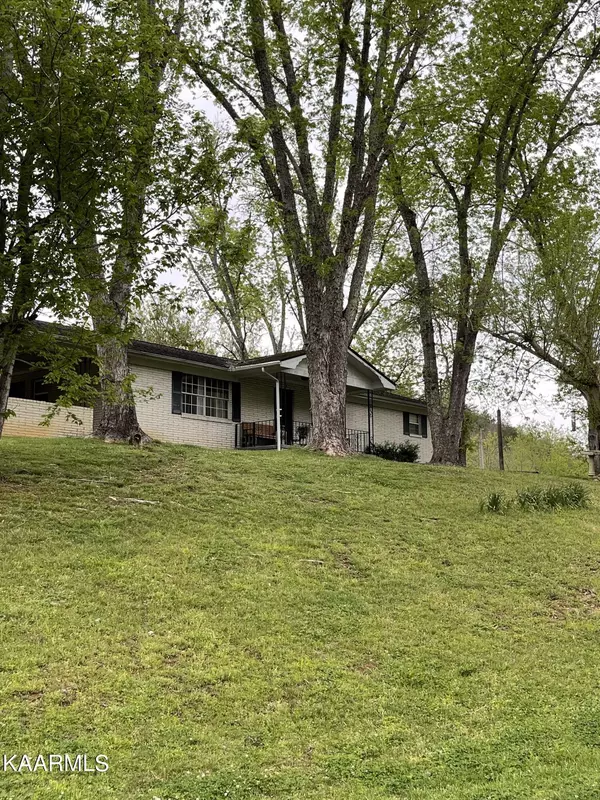 1650 Old Chilhowee Rd, Seymour, TN 37865