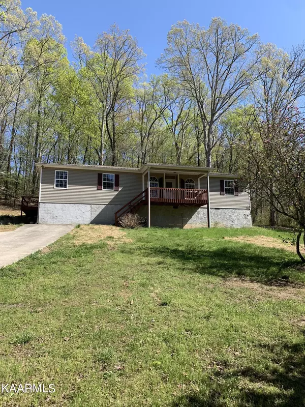 150 Porter Lake Rd, Spring City, TN 37381