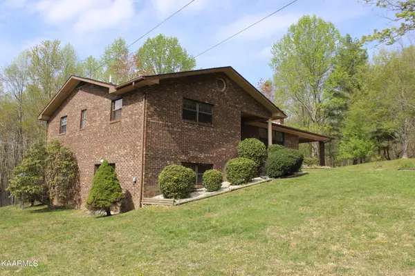 Tazewell, TN 37879,386 Norris DR