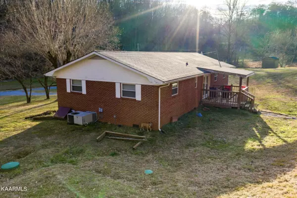 Walland, TN 37886,203 Wolf Creek Rd