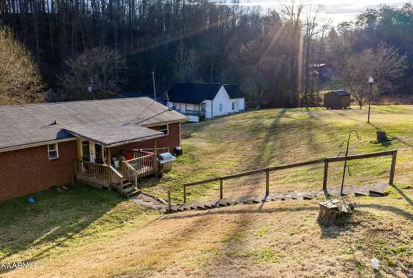 Walland, TN 37886,203 Wolf Creek Rd