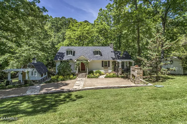 105 Alexander Rd, Lenoir City, TN 37772