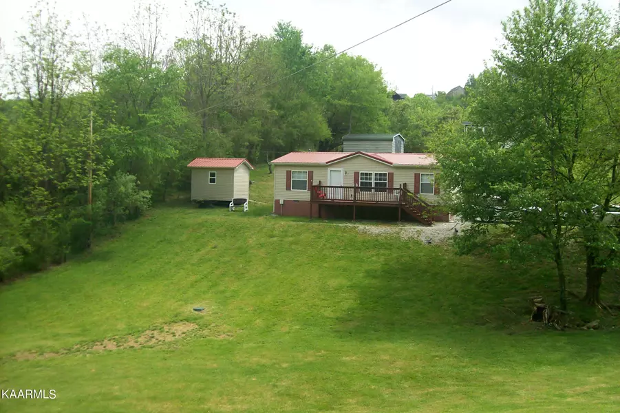 726 Ridge Rd, Caryville, TN 37714