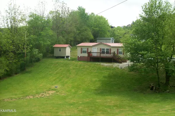 726 Ridge Rd, Caryville, TN 37714