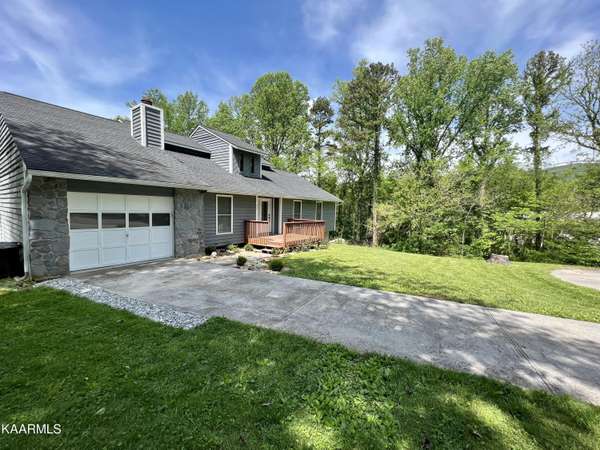 459 Dogwood LN,  Jacksboro,  TN 37757