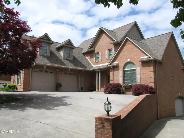 110 Brentwood PL, Lenoir City, TN 37772