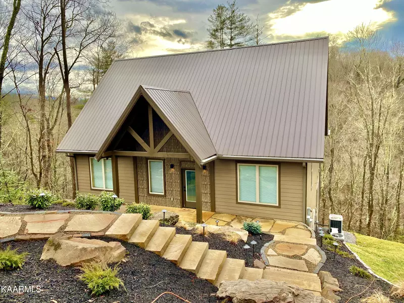 909 Saddle Crk WAY, Sevierville, TN 37862