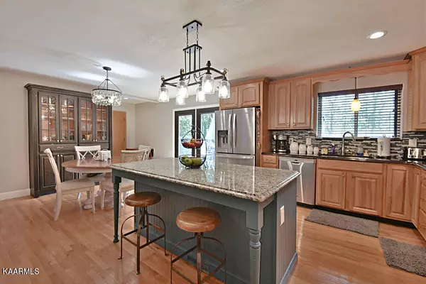 Oak Ridge, TN 37830,102 E Morningside DR