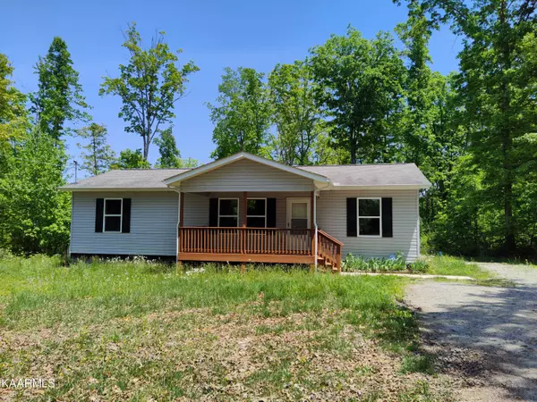 1038 Glades Rd, Sunbright, TN 37872