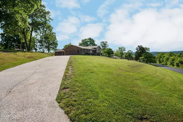 Harriman, TN 37748,517 Dogwood DR