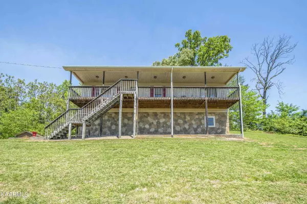 1800 Mountain Ridge Rd, Newport, TN 37821