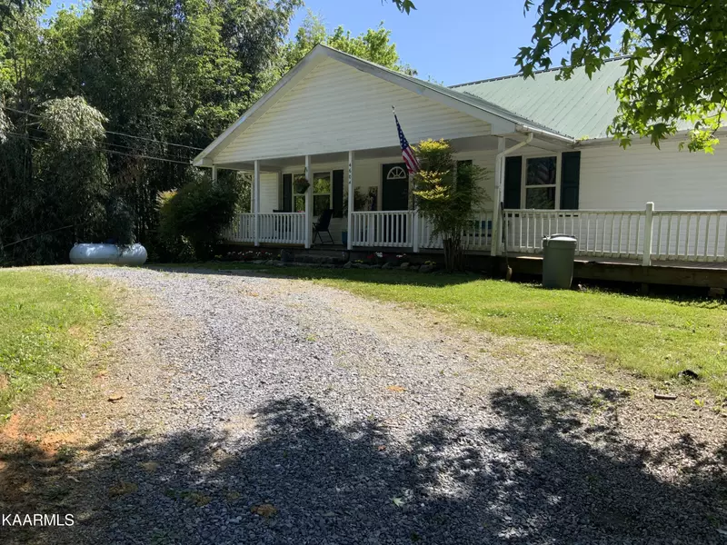 4604 Cambridge Rd, Walland, TN 37886