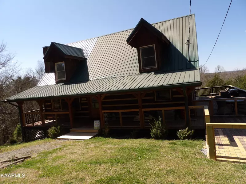 2755 Forest Ridge Rd, Dandridge, TN 37725