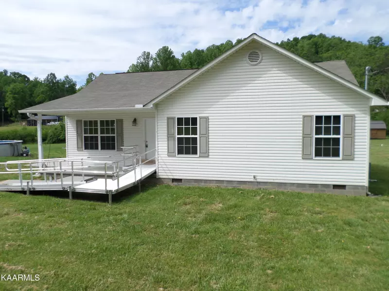 143 Raccoon Valley Rd, Maynardville, TN 37807