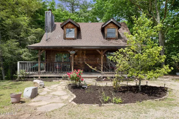 620 Mountain DR, Gatlinburg, TN 37738