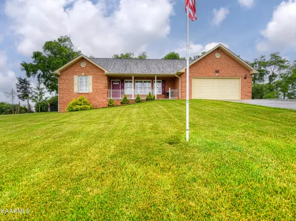 318 Oak Vista DR, Dandridge, TN 37725