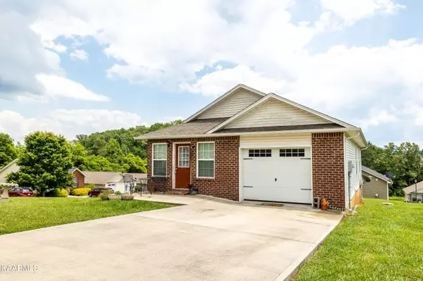 1924 Heather Lea DR, Sevierville, TN 37876