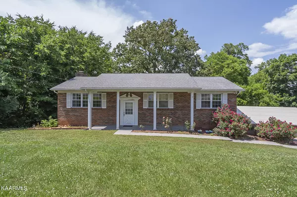 727 Greenwood DR, Maryville, TN 37803