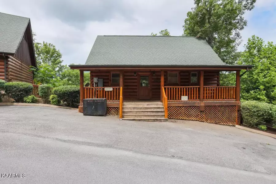 1914 Cougar Crossing WAY, Sevierville, TN 37876