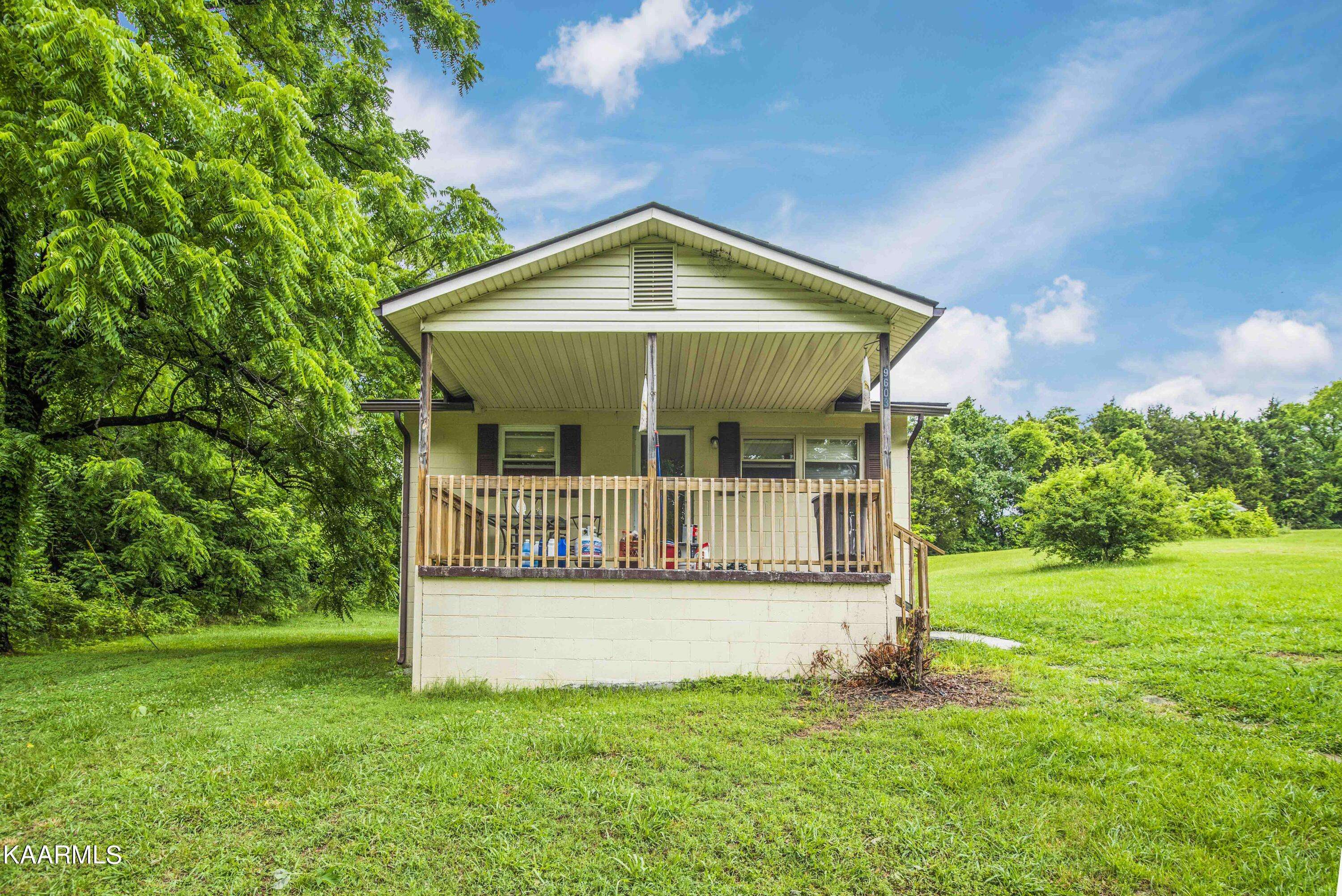9603 Cannon LN, Strawberry Plains, TN 37871