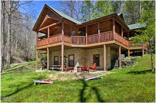 1130 Ogle Hills Rd, Gatlinburg, TN 37738