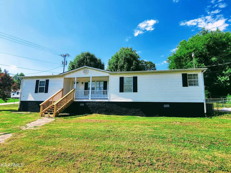 398 Carlock Ave, Harriman, TN 37748