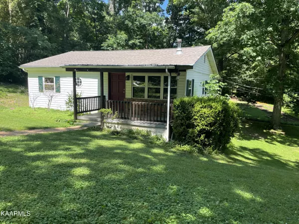 2412 Smithland LN, Knoxville, TN 37931