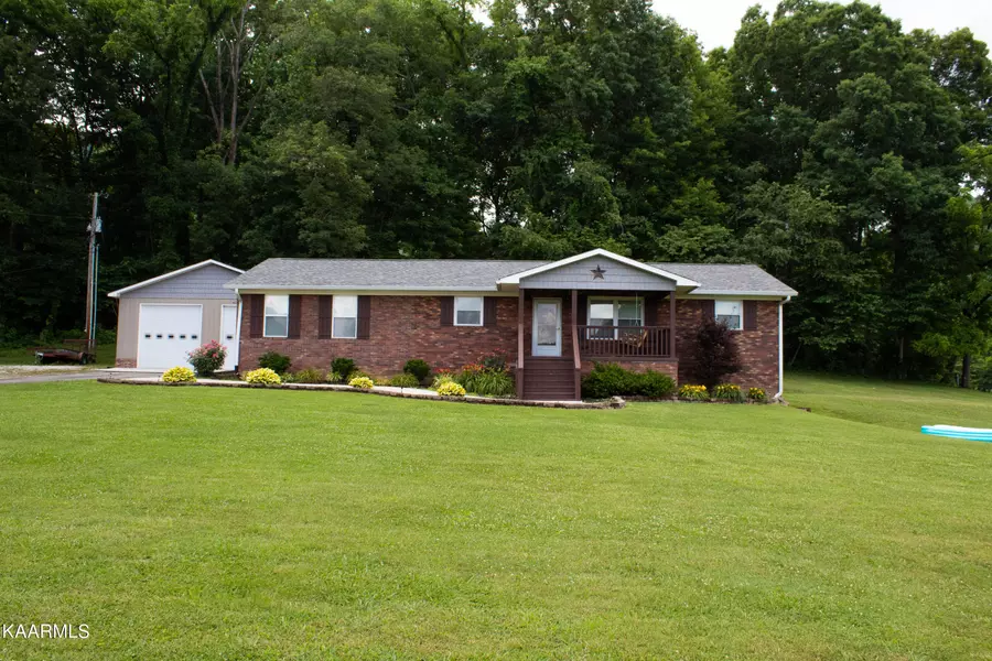 1196 Bruce Gap Rd, Caryville, TN 37714