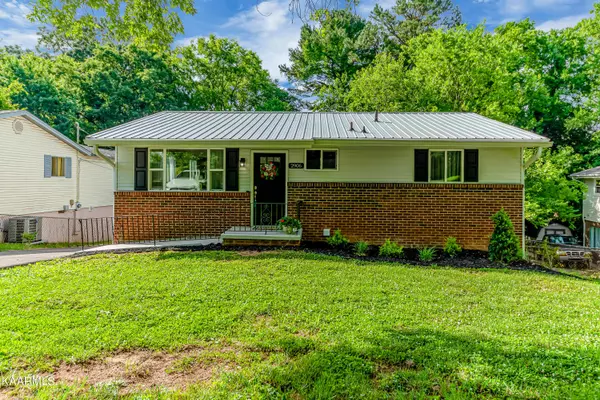 2906 Carson Ave, Knoxville, TN 37917