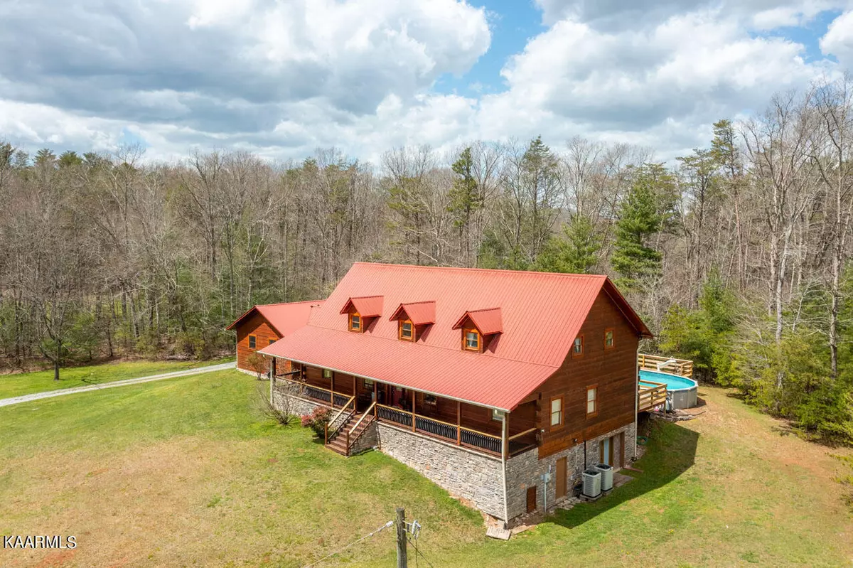 Tellico Plains, TN 37385,180 McJunkin Rd