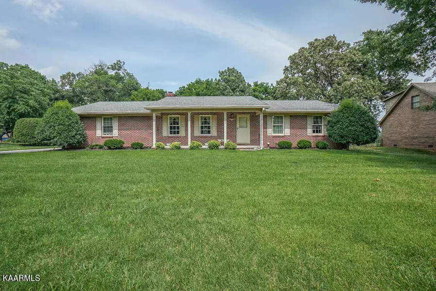 2311 Chesterfield DR, Maryville, TN 37803