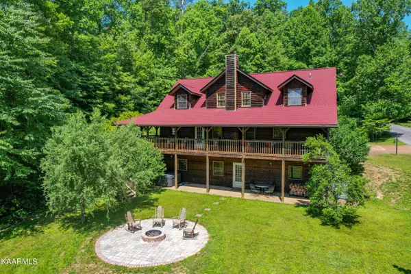 425 Patterson LN, Gatlinburg, TN 37738