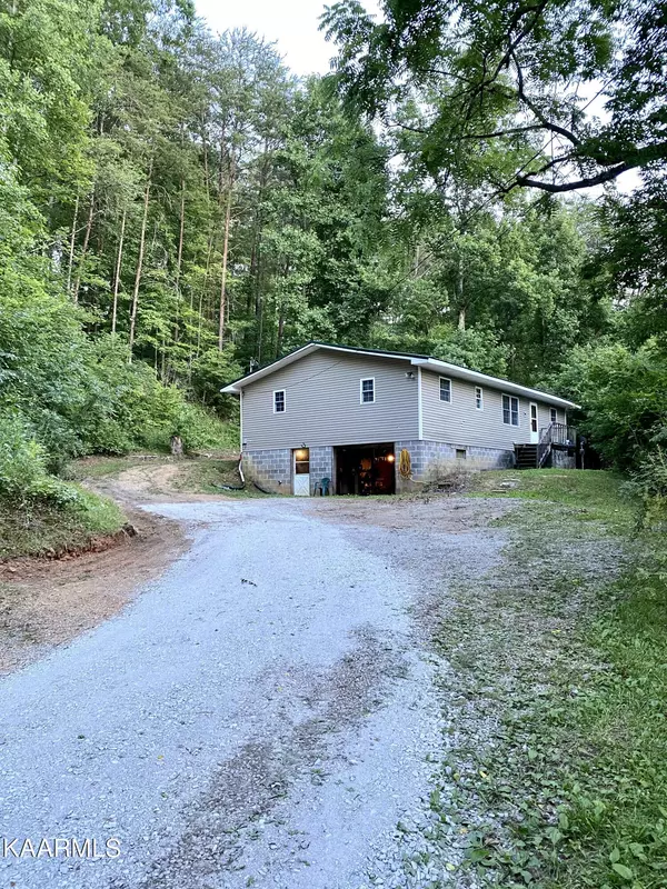 9807 New Highway 68, Tellico Plains, TN 37385