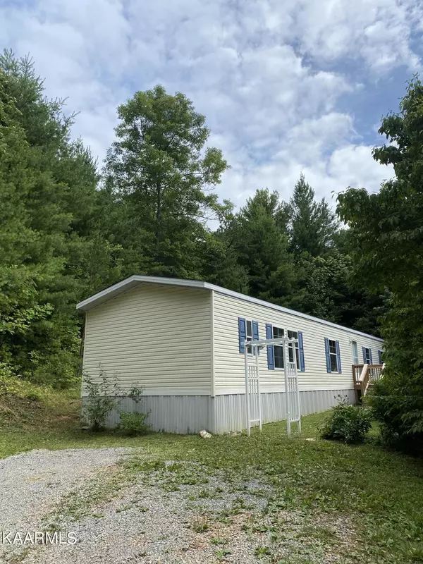 498 Barney Creek Rd, Tellico Plains, TN 37385