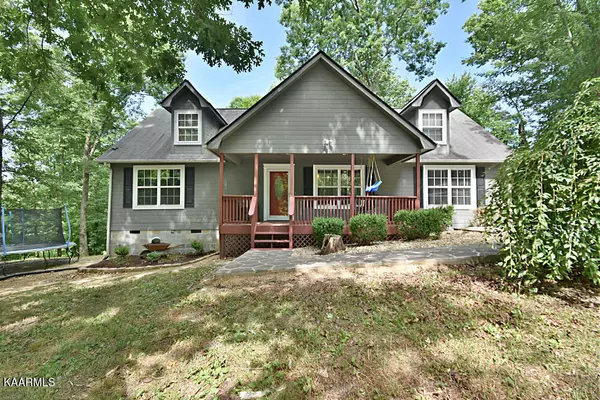 133 Farr LN, Oliver Springs, TN 37840